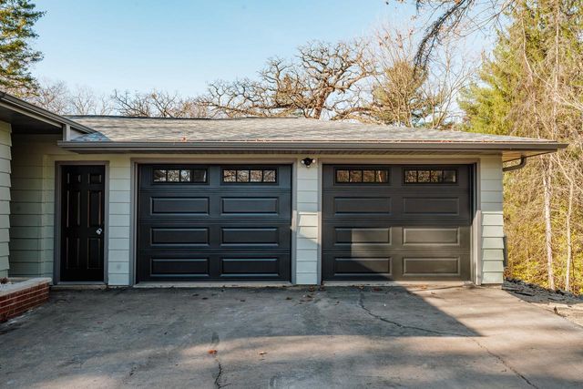 9710 304th AVENUE, Burlington, WI 53105