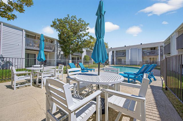 13151 Walden Road 129, Montgomery, TX 77356