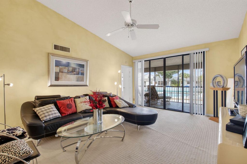 7509 Glendevon Lane 1006, Delray Beach, FL 33446
