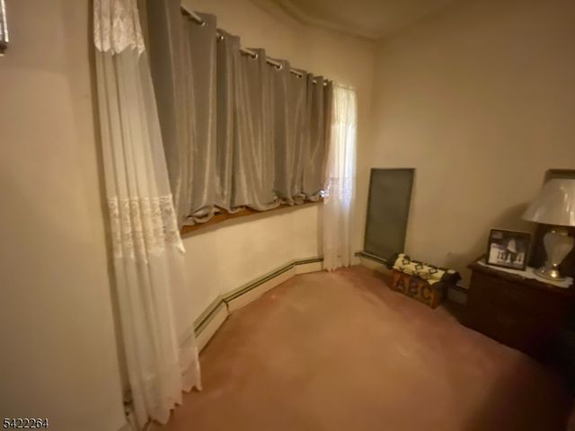 64 Congress St, Newark City, NJ 07105