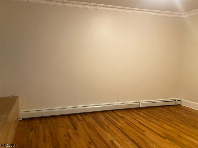 64 Congress St, Newark City, NJ 07105