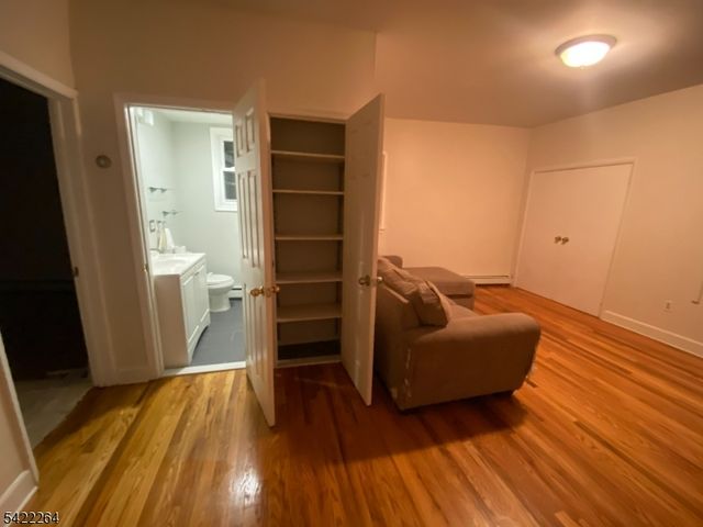 64 Congress St, Newark City, NJ 07105