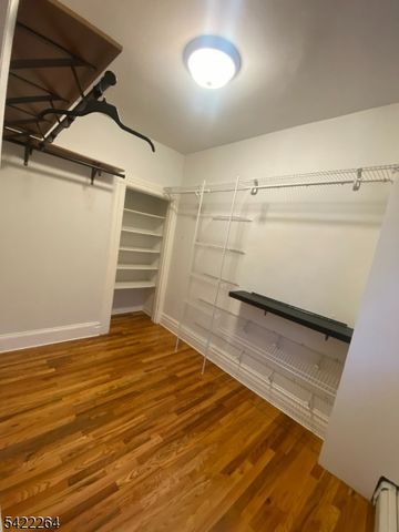 64 Congress St, Newark City, NJ 07105
