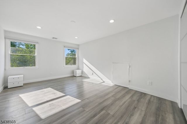 13 Munsey Rd, Emerson Boro, NJ 07630