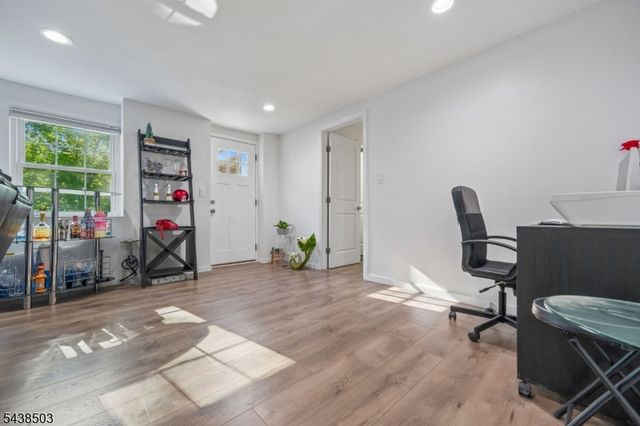 13 Munsey Rd, Emerson Boro, NJ 07630
