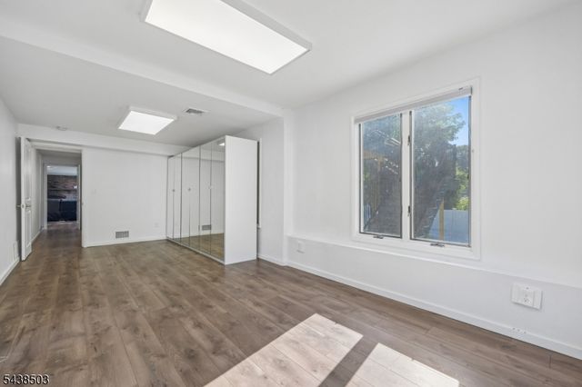 13 Munsey Rd, Emerson Boro, NJ 07630