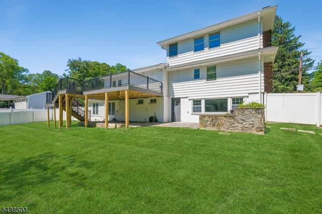 13 Munsey Rd, Emerson Boro, NJ 07630