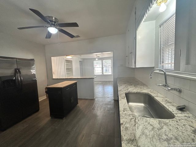 255 E Sayers, San Antonio, TX 78214