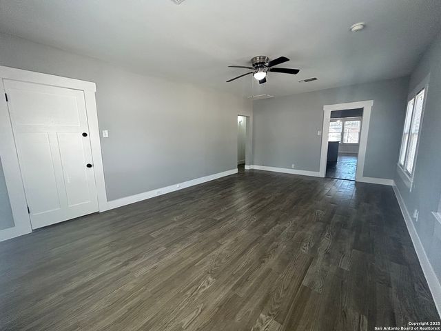 255 E Sayers, San Antonio, TX 78214