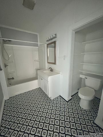 255 E Sayers, San Antonio, TX 78214