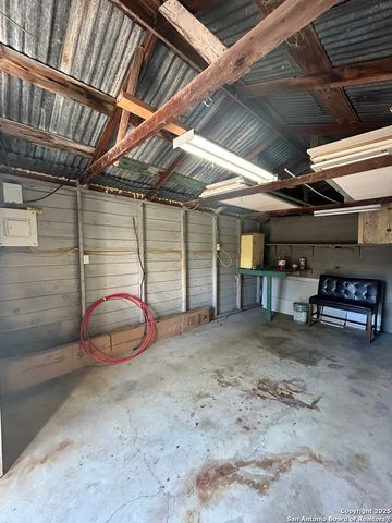 255 E Sayers, San Antonio, TX 78214