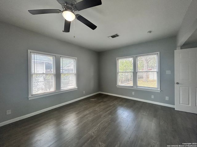 255 E Sayers, San Antonio, TX 78214