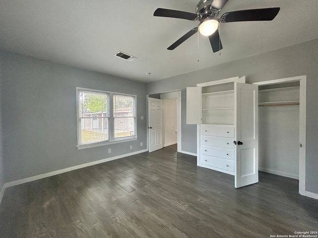 255 E Sayers, San Antonio, TX 78214