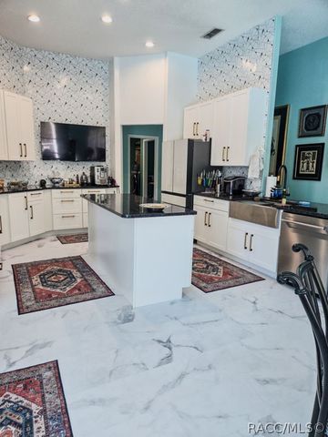 13 Sycamore Court W, Homosassa, FL 34446