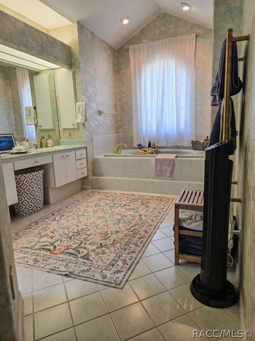 13 Sycamore Court W, Homosassa, FL 34446