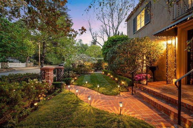 526 W Poplar Avenue, San Mateo, CA 94402