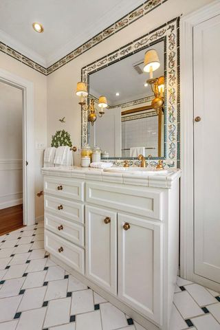 526 W Poplar Avenue, San Mateo, CA 94402