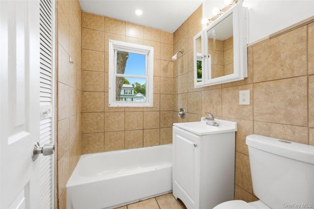 710 Bourdois Avenue, Bellport, NY 11713