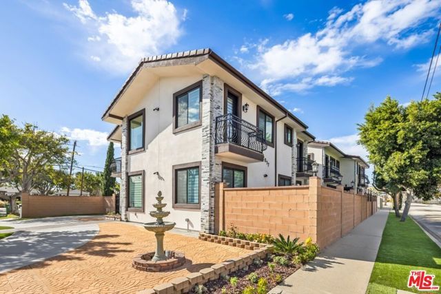 2017 S Centinela Avenue B, Santa Monica, CA 90404