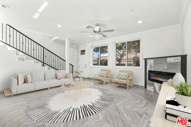 2017 S Centinela Avenue B, Santa Monica, CA 90404