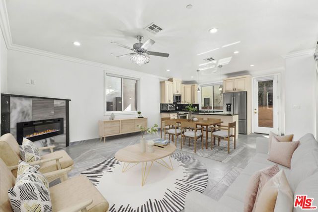 2017 S Centinela Avenue B, Santa Monica, CA 90404