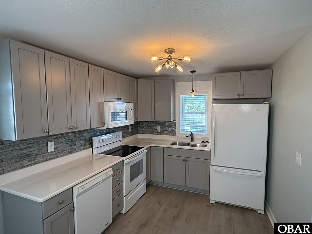 Image 26 of property listing at 2019 Elizabeth City Street, Kill Devil Hills, NC 27948