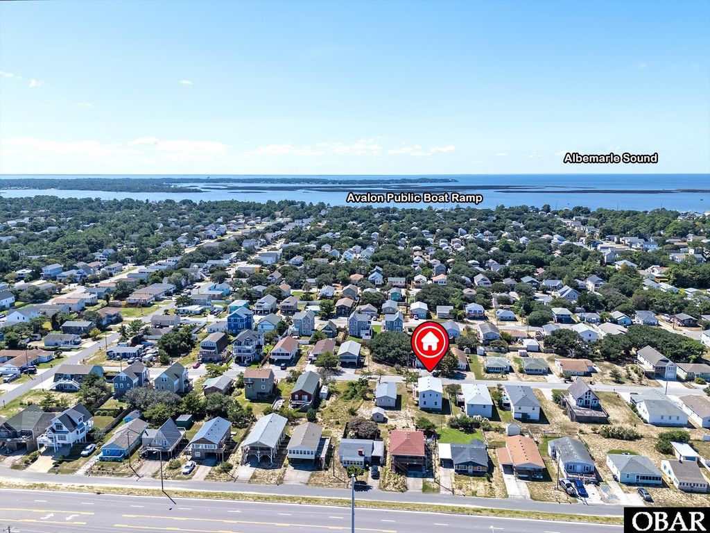 Image 8 of property listing at 2019 Elizabeth City Street, Kill Devil Hills, NC 27948