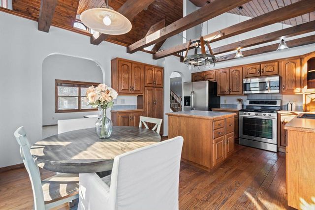 2618 W SUNNYVIEW CIRCLE, Appleton, WI 54914