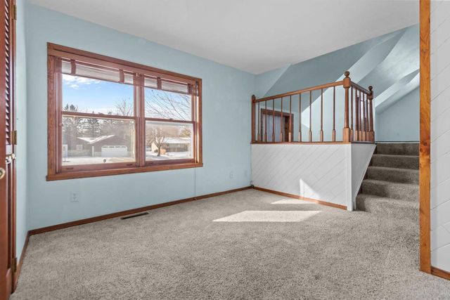 2618 W SUNNYVIEW CIRCLE, Appleton, WI 54914