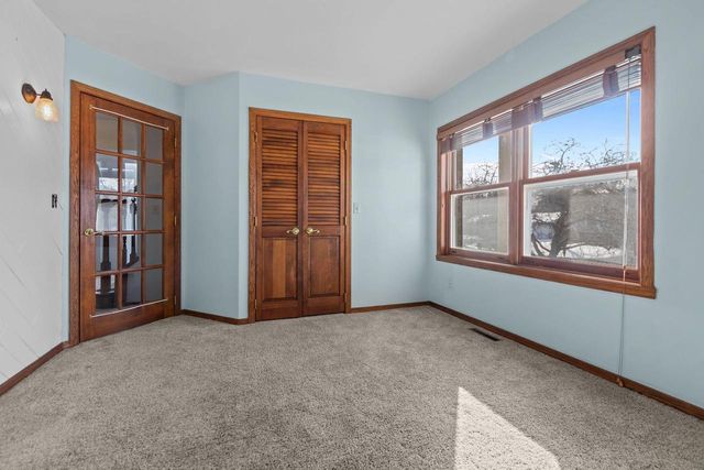 2618 W SUNNYVIEW CIRCLE, Appleton, WI 54914