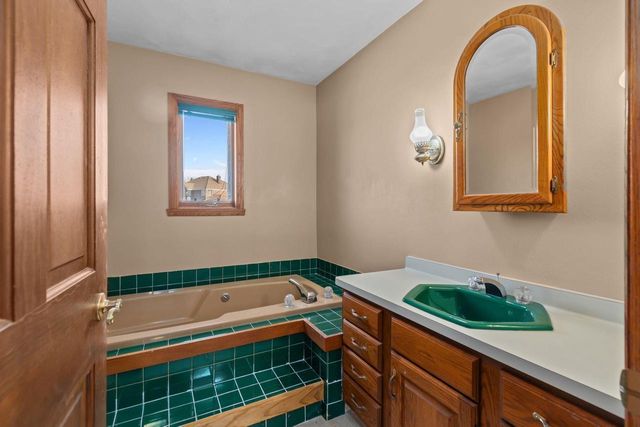 2618 W SUNNYVIEW CIRCLE, Appleton, WI 54914