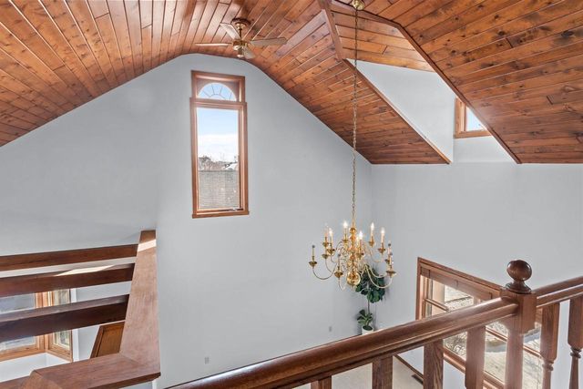 2618 W SUNNYVIEW CIRCLE, Appleton, WI 54914