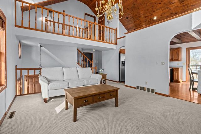 2618 W SUNNYVIEW CIRCLE, Appleton, WI 54914