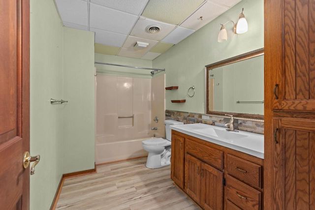 2618 W SUNNYVIEW CIRCLE, Appleton, WI 54914