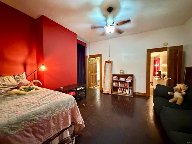 720 SE First Street, Evansville, IN 47713