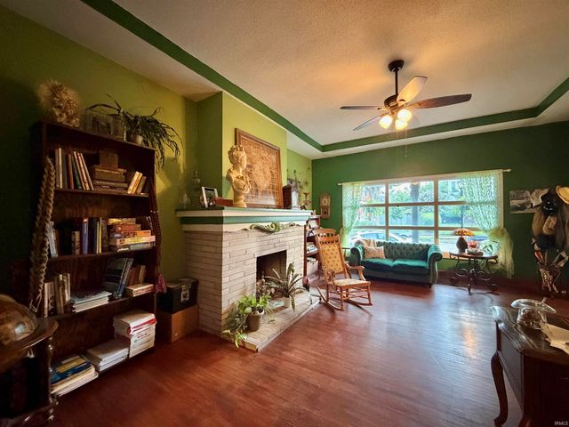 720 SE First Street, Evansville, IN 47713