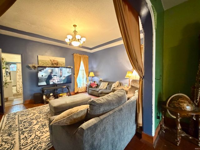 720 SE First Street, Evansville, IN 47713