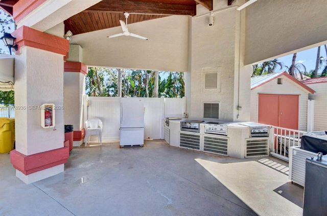 7604 Lexington Club Boulevard B, Delray Beach, FL 33446
