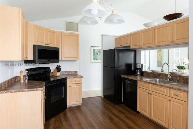 7604 Lexington Club Boulevard B, Delray Beach, FL 33446