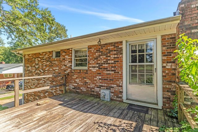 210 Rosecrest Road, Spartanburg, SC 29303