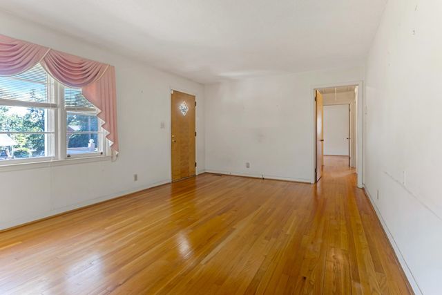210 Rosecrest Road, Spartanburg, SC 29303