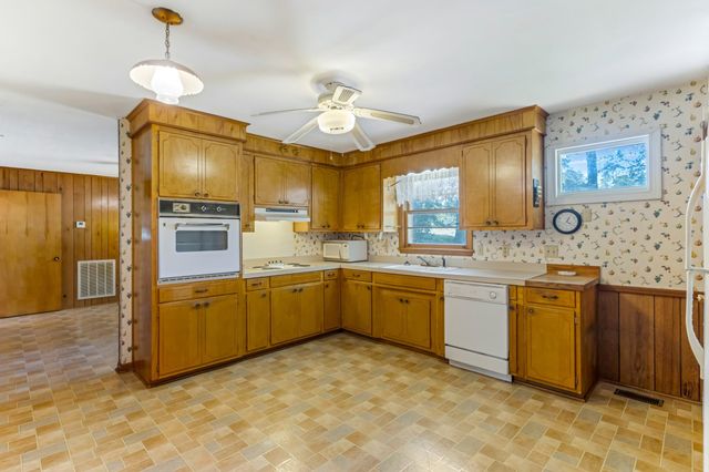 210 Rosecrest Road, Spartanburg, SC 29303