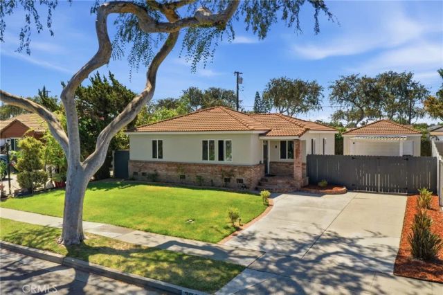 2114 W West, Fullerton, CA 92833