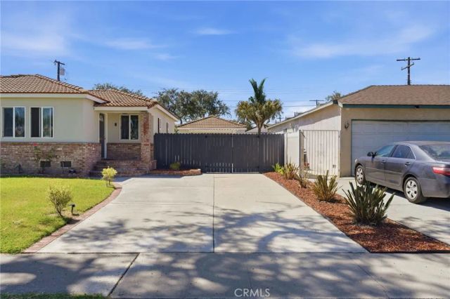 2114 W West, Fullerton, CA 92833