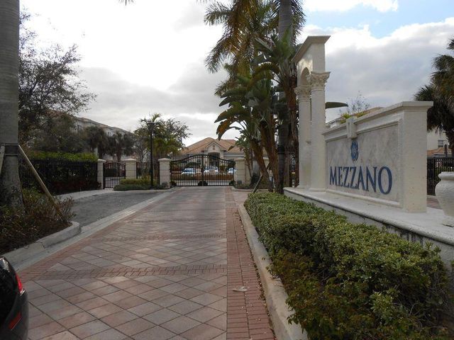9905 Baywinds Boulevard 2202, West Palm Beach, FL 33411
