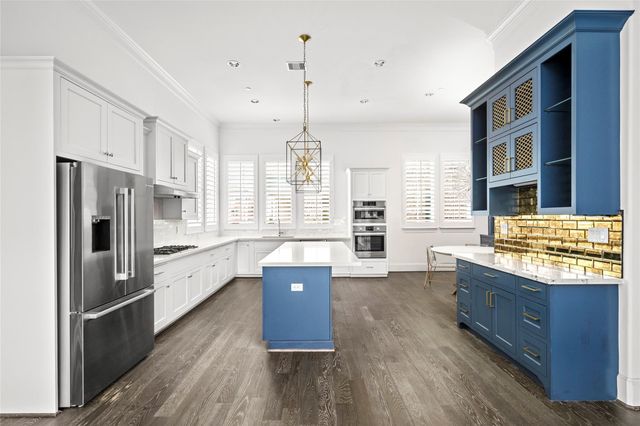 6017 Cottage Grove Lake Drive, Houston, TX 77007