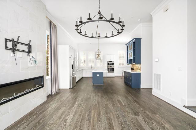 6017 Cottage Grove Lake Drive, Houston, TX 77007