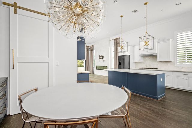 6017 Cottage Grove Lake Drive, Houston, TX 77007