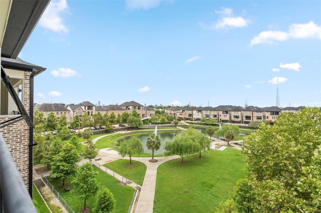 6017 Cottage Grove Lake Drive, Houston, TX 77007
