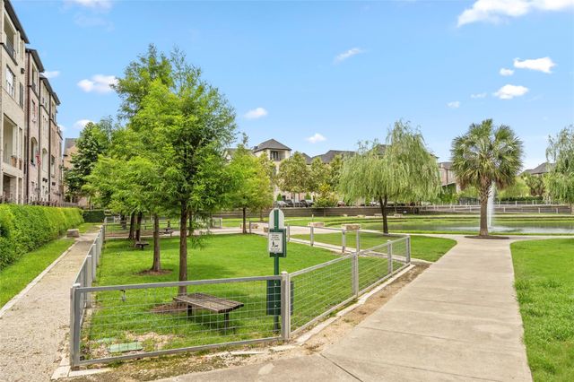 6017 Cottage Grove Lake Drive, Houston, TX 77007